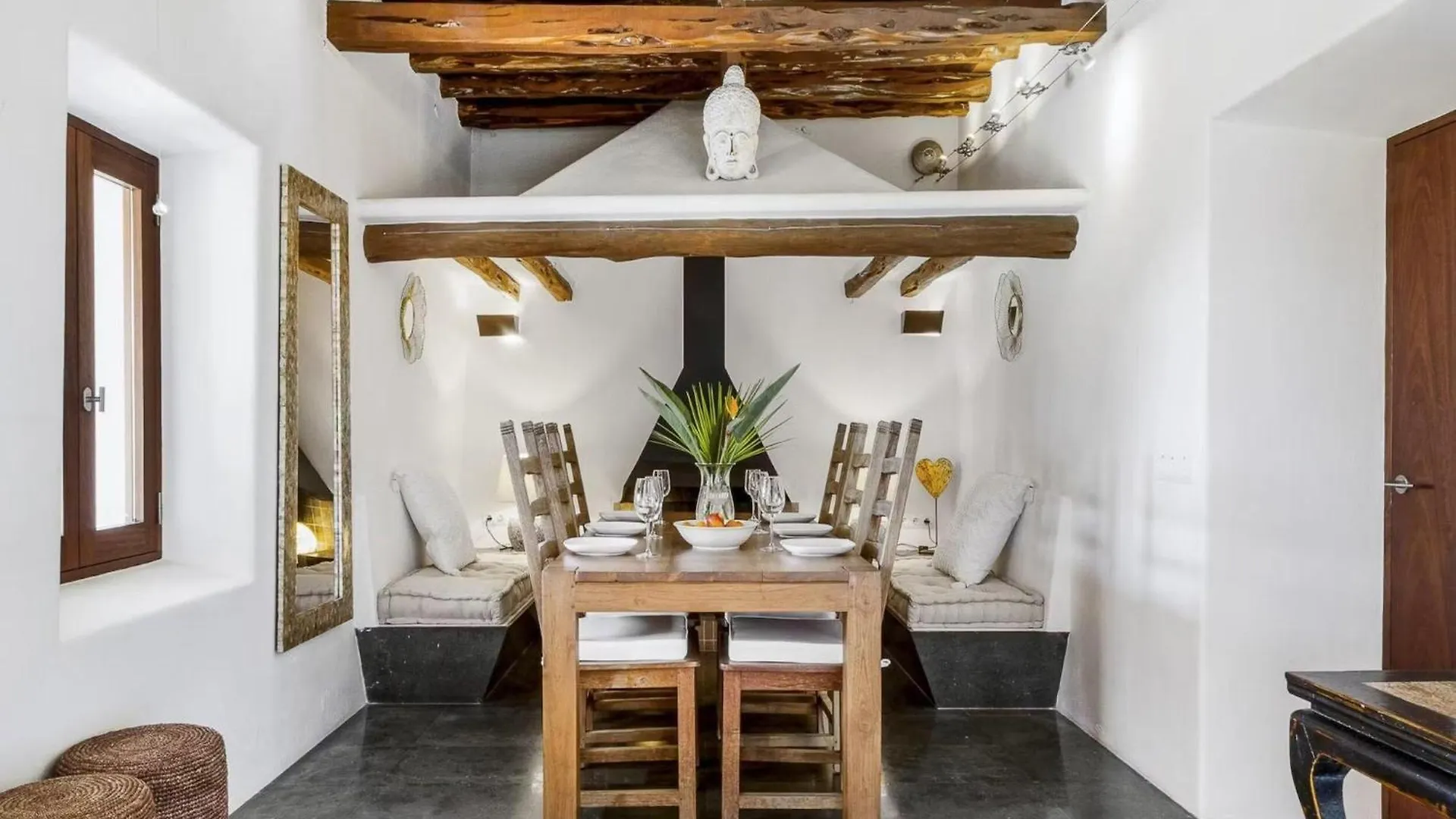 Rural Hideaway Villa In Stcarlos Sant Carles de Peralta