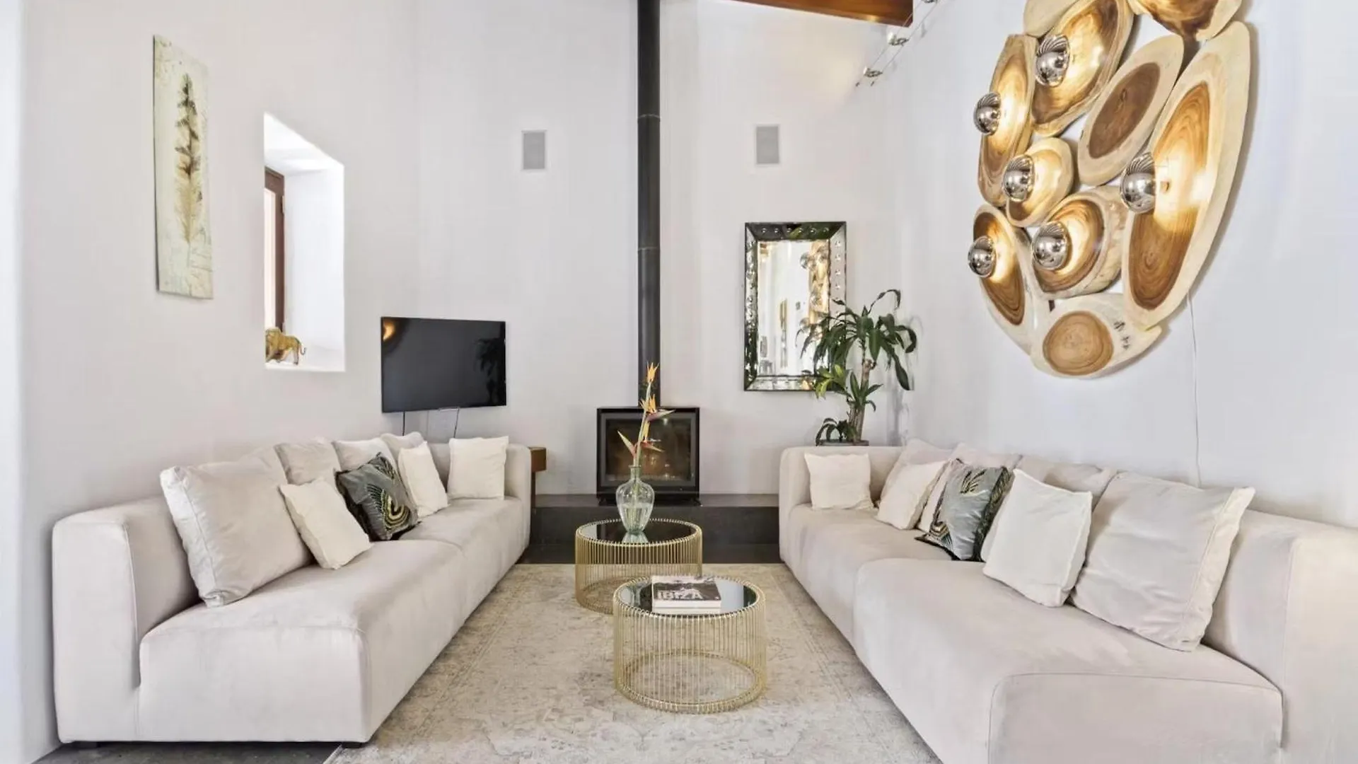 Rural Hideaway Villa In Stcarlos Sant Carles de Peralta Spain